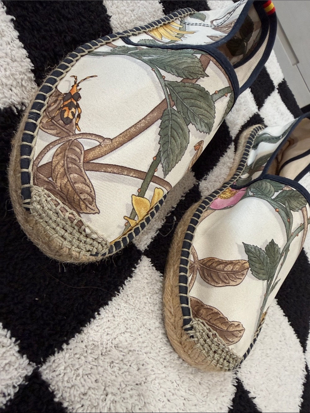 Gucci Floral Canvas Slip-On Espadrilles in White - Picture 3 of 7